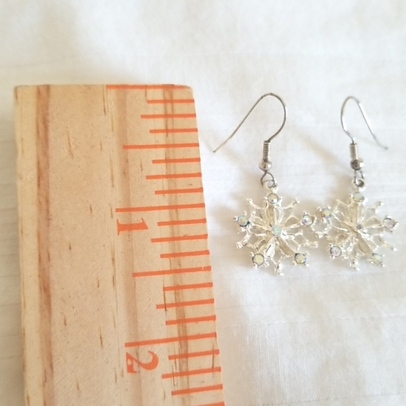 Silver Snowflake Aurora Borealis Rhinestone Earrings - Picture 2 of 3